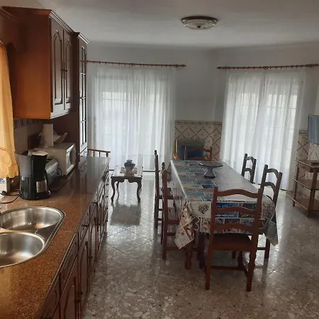 Homelidays Clara * Назаре